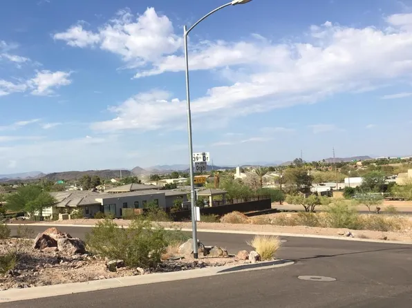 3911 W Oraibi Dr, Glendale, AZ 85308