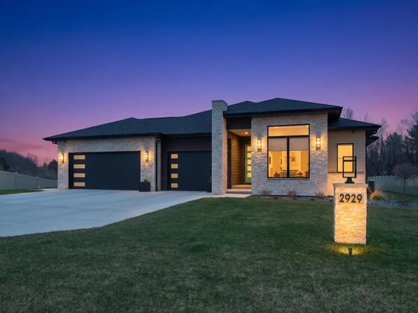 2929 Creekwood Dr, Green Bay, WI 54311