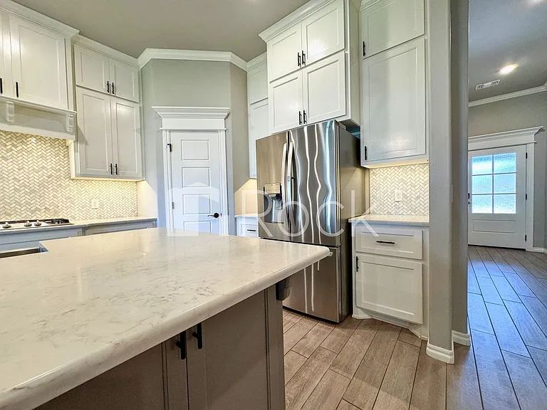 19113 Grove Pkwy — Photo 7