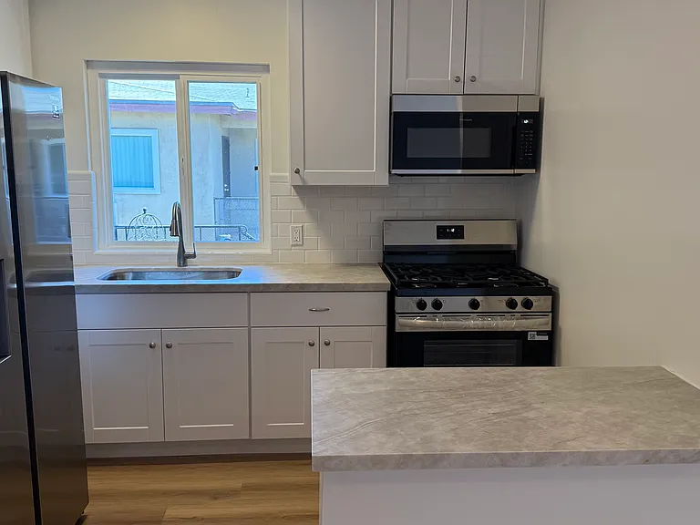 13951 Bessemer St #5 — Photo 1