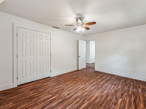 5th image of 1046 W Green St #1