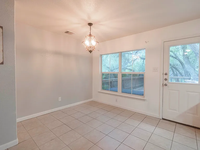 1015 Twin Deer Ln — Photo 10