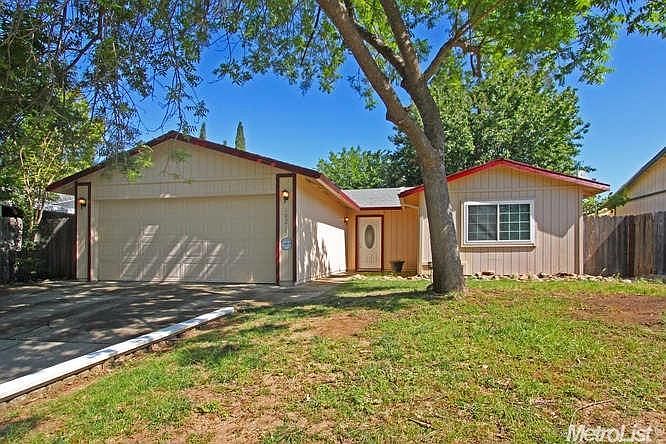 2nd image of 10215 Ellenwood Ave