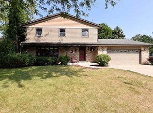 S104W20854 Cindy Dr, Muskego, WI 53150