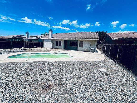 2nd image of 1043 W Pebble Dr