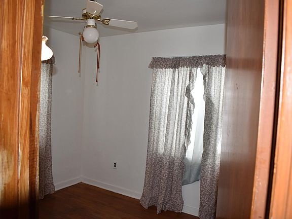 9x12 brd, small closet