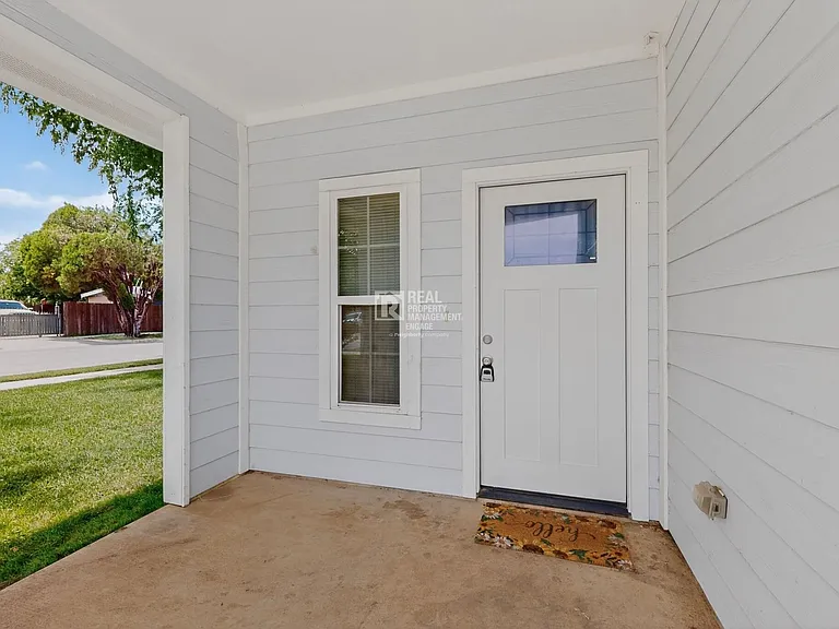 5838 Humbert Ave — Photo 5