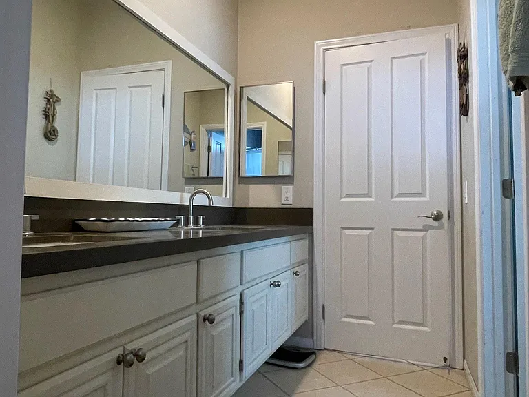 4933 Brighton Ave — Photo 11