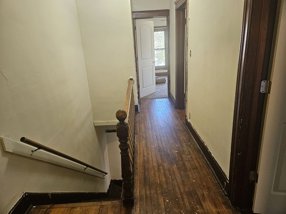 UPSTAIRS HALLWAY