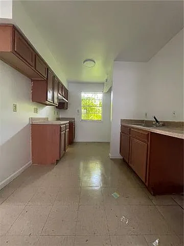 3 bed, 1.5 bath, 1098 sqft, $1,500 — Photo 4