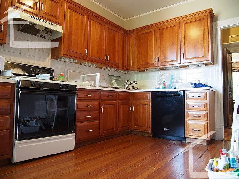 21 Euston St #7 — Photo 9