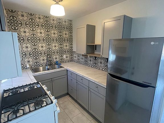 5th image of 389 El Molino Blvd #391