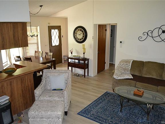5th image of 3776 S Centennial Ave