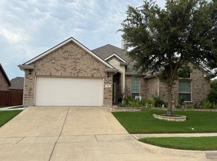 29 Oakridge Ln, Edgecliff Village, TX 76134