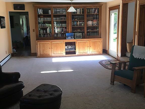4th image of 743 Scovia Ave