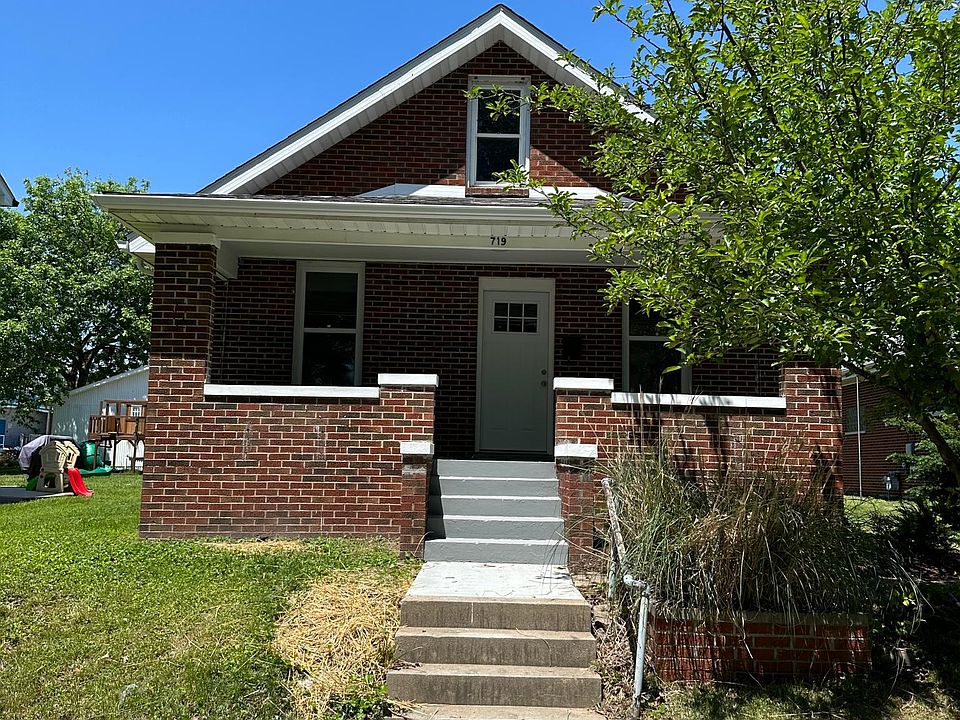 719 12th St, Highland, IL 62249 Zillow
