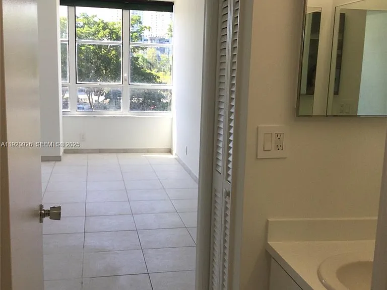 500 Three Islands Blvd #M16 — Photo 12
