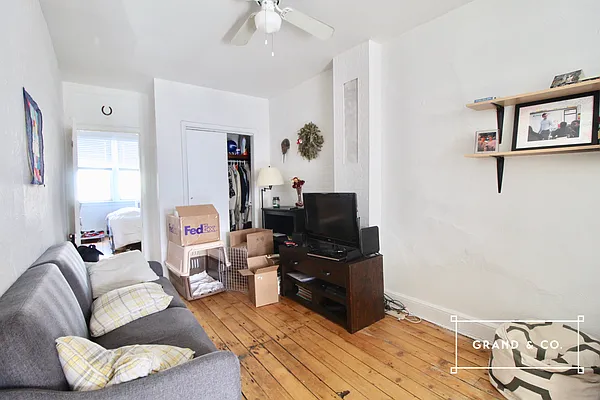 Rented by Grand & Co. | media 8