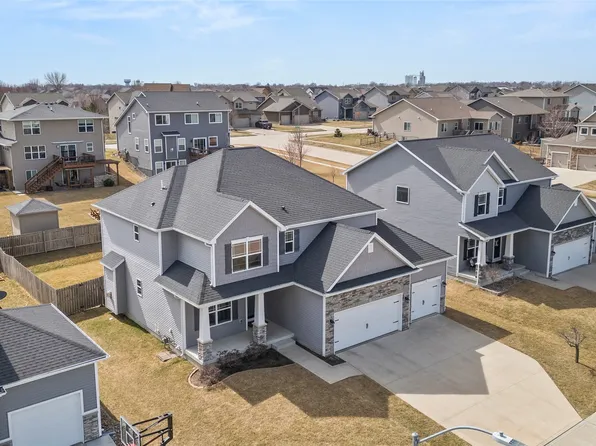 270 NE Prairie Wolf Dr, Waukee, IA 50263