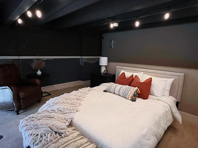430 S Gay St #402 — Photo 4