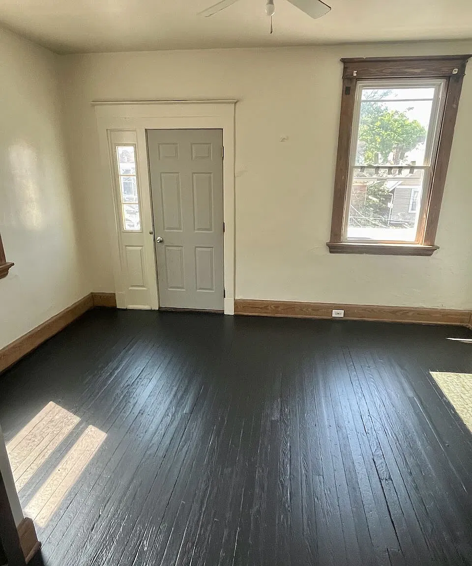 6 bed, 3000 sqft, $3,900 — Photo 3
