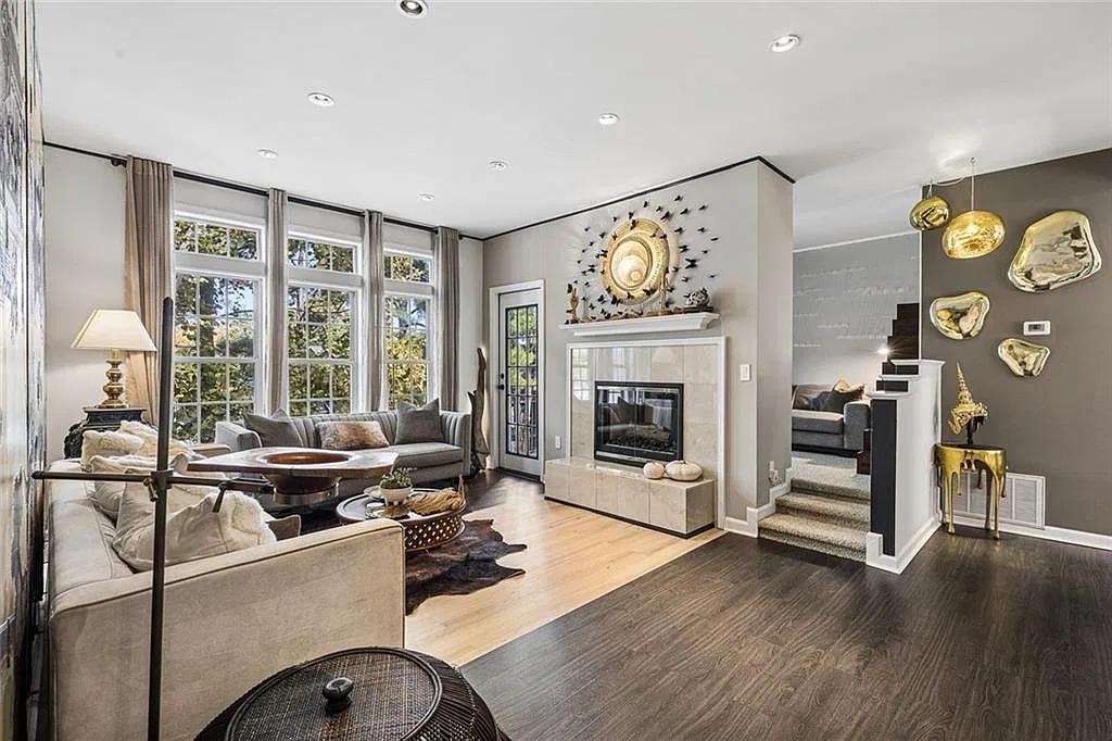1 bed, 1.0 bath, 881 sqft, $2,300 — Photo 1