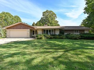 2500 S 118th St, West Allis, WI 53227