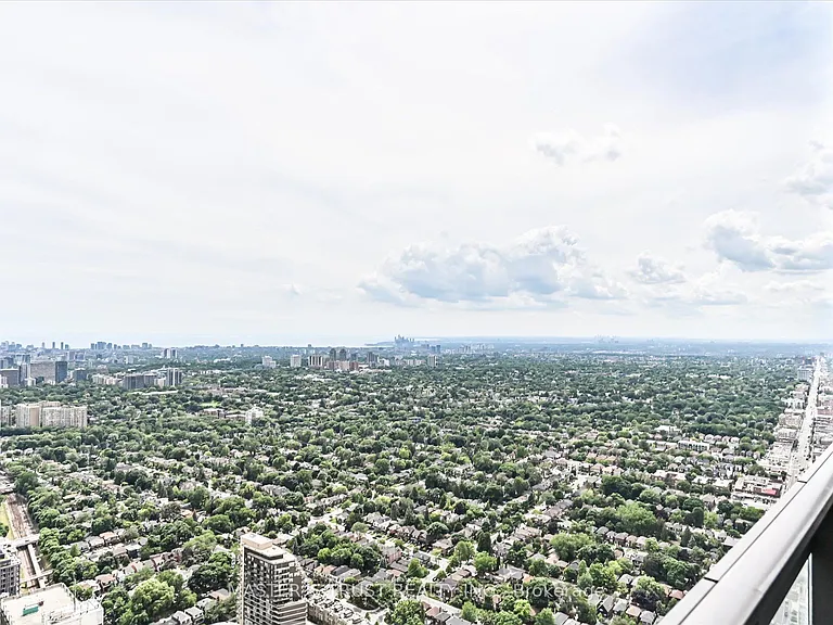 8 Eglinton Ave E #Penthouse 5801 — Photo 31