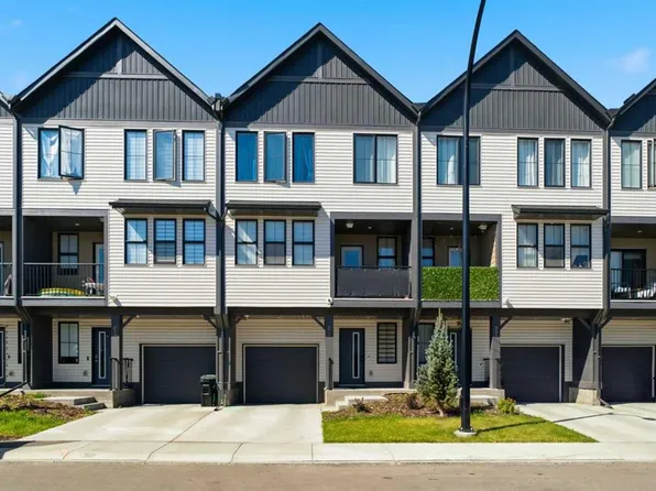 81 E South Point Mnr SW, Airdrie, AB T4B 4H6