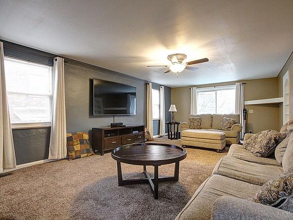 3rd image of 5395 Philloret Dr