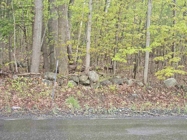 64 East Road Route, East Kingston, NH 03827