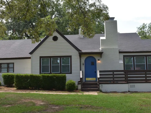 700 4th St SW, Childersburg, AL 35044