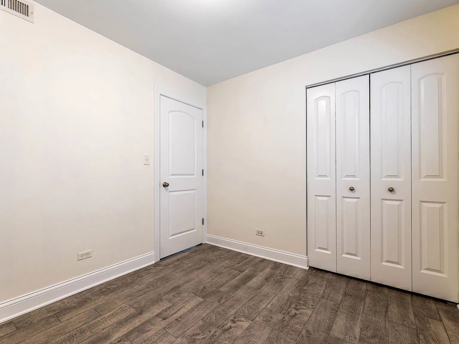 2 bed, $1,600 — Photo 4