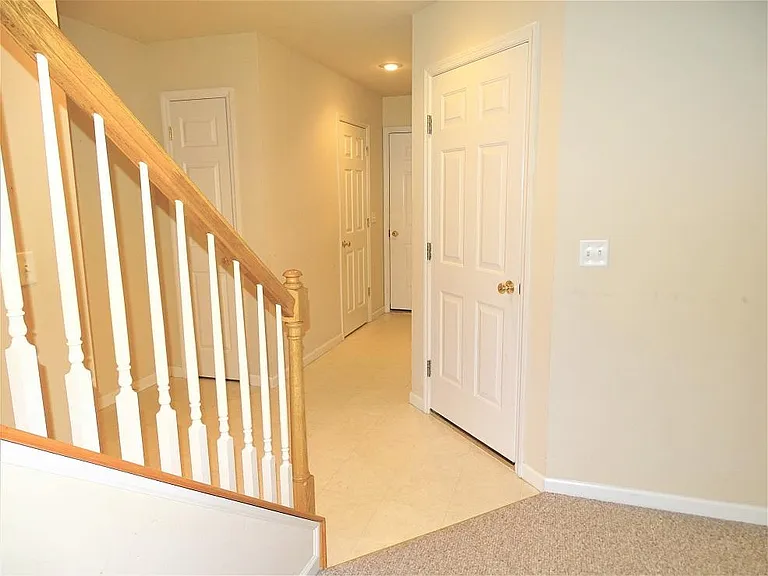 103 Pepperton Ct — Photo 2