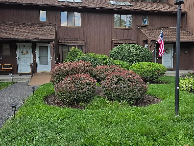 731 Panorama Dr — Photo 4