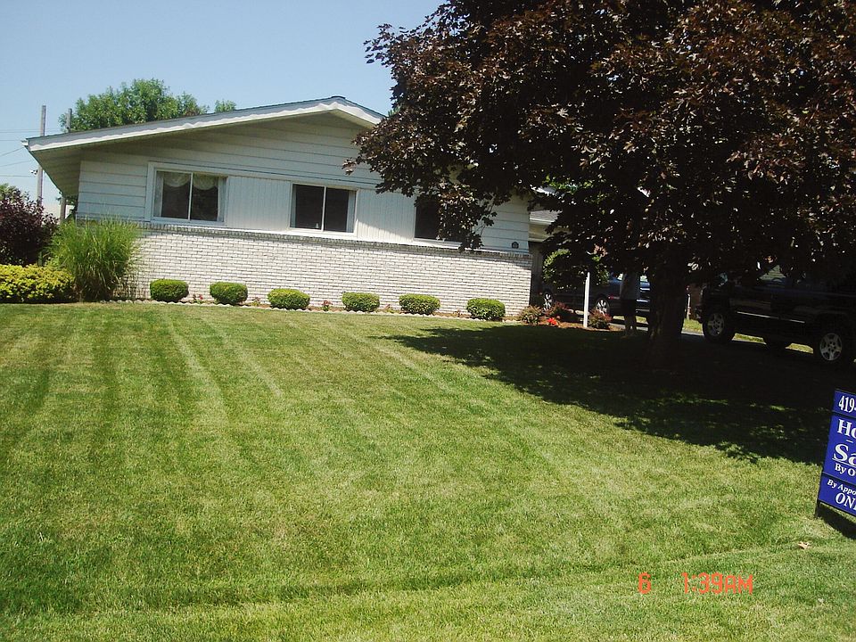 1st image of 820 Standish Dr