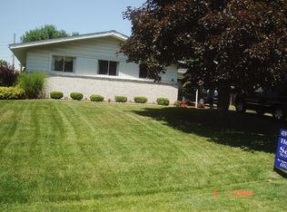 820 Standish Dr, Bowling Green, OH 43402