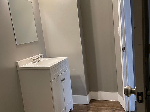 4th image of 1830 Shaw Ave #1