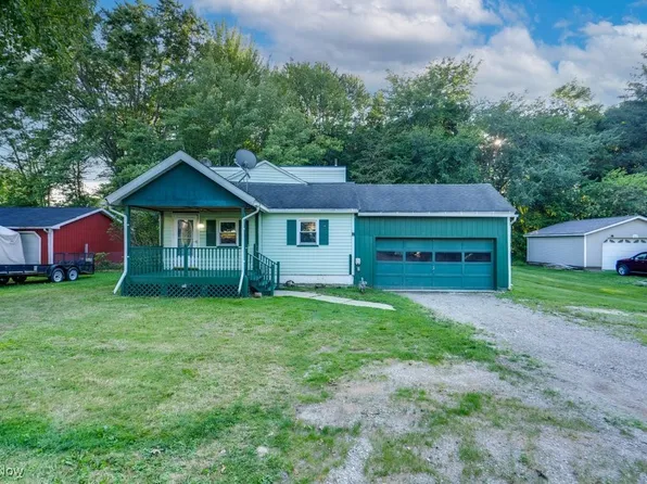 10595 White St, Garrettsville, OH 44231