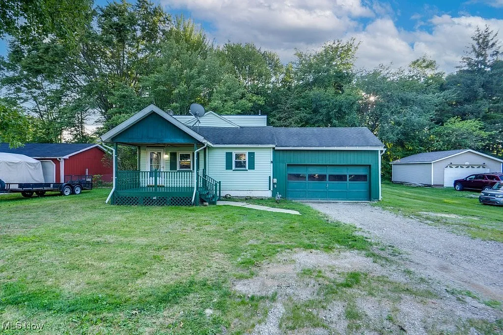 10595 White St photo 1