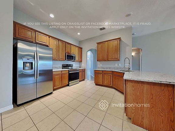 5th image of 904 Peach Ln