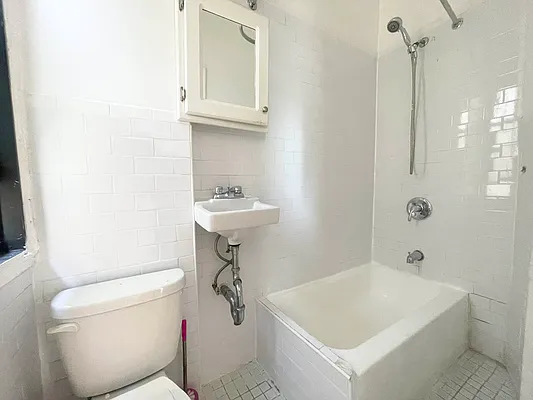 Rented by Pear NYC LLC | media 19