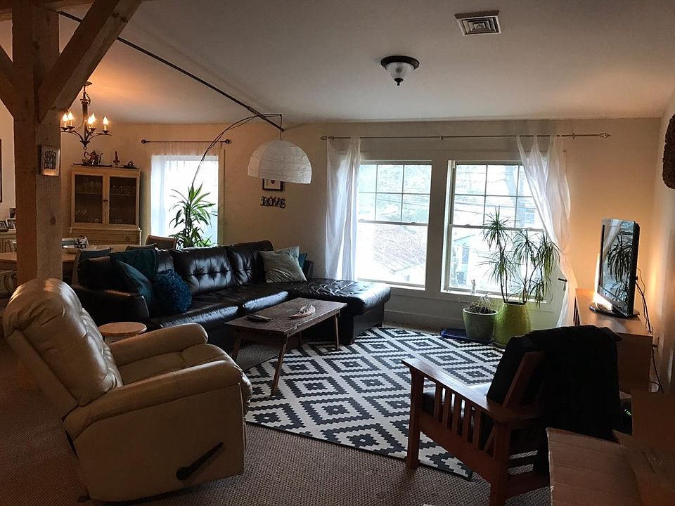 1st image of 15 Vermont St #B