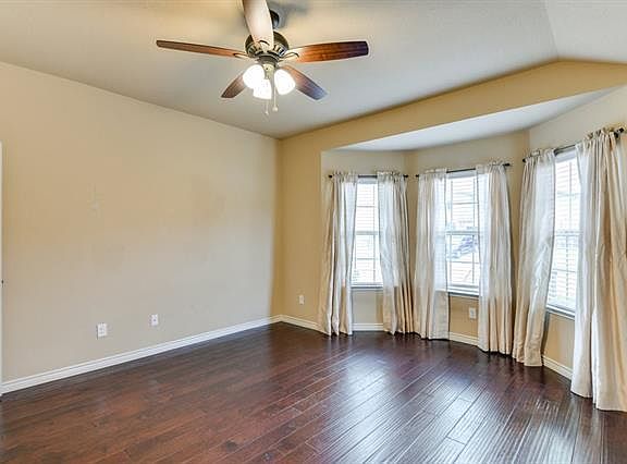 3rd image of 5714 Mountain Hollow Dr