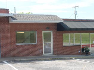 131 E Meeting St, Dandridge, TN 37725