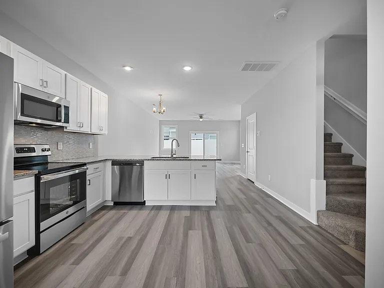 302 Starfish Ln — Photo 9