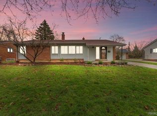 2435 Northfield St, Trenton, MI 48183