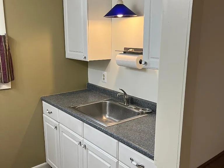 61 Laurel St #1 — Photo 8