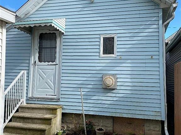 4th image of 68 6th Ave