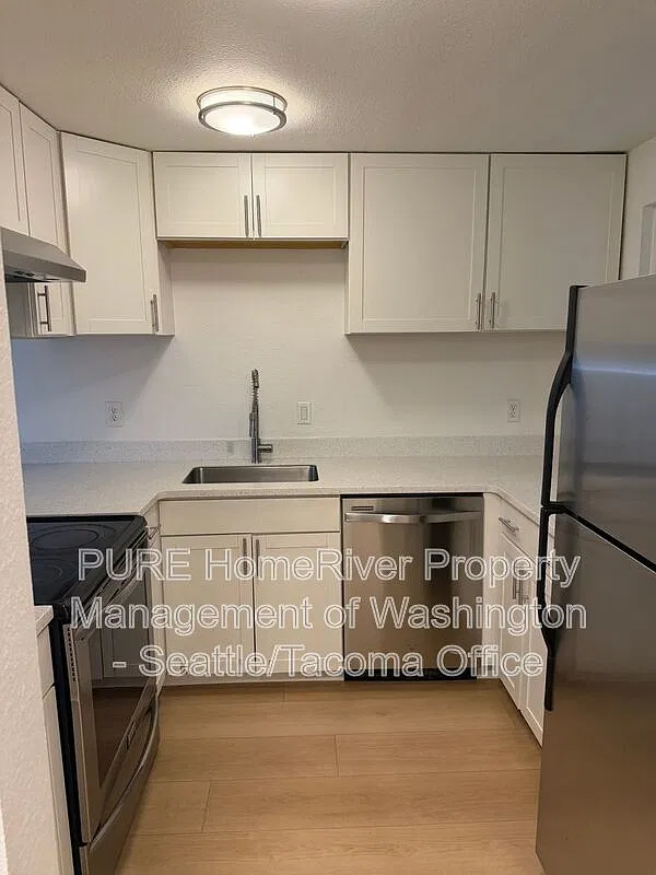 2 bed, 1.5 bath, 966 sqft, $2,300 — Photo 1